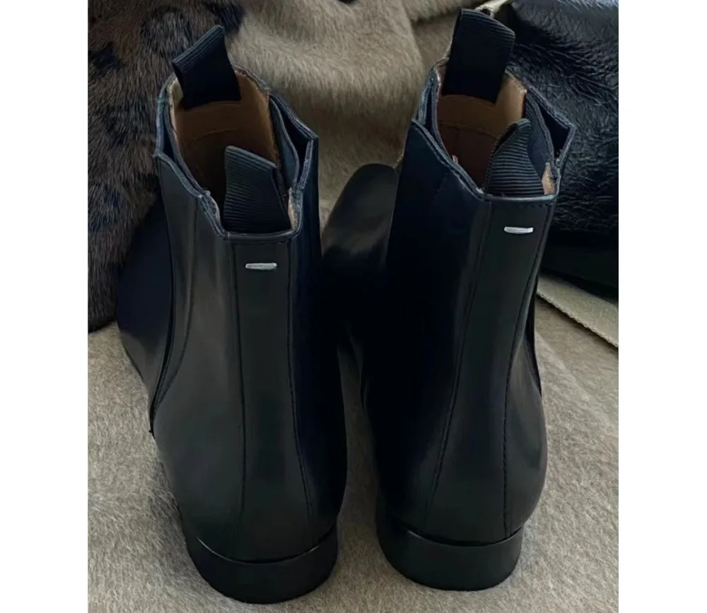 Retro Short Boots Women's Autumn/Winter Genuine Leather Pointed Chelsea Boots Womens Flat Bare shoes for Women Thin shoes Women