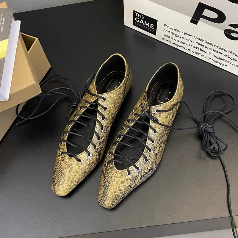 Fashionable Casual French Style Women's Shoes 2025 New Versatile Shallow British Wind Vintage Small Leather Shoes Cross Strap