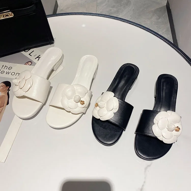 Designer Camellia Flower Slippers Women 2021 Sandalias Summer Lazy Shoes Ladies Ins Low Heels Metal Camellia Floral Slides Mujer