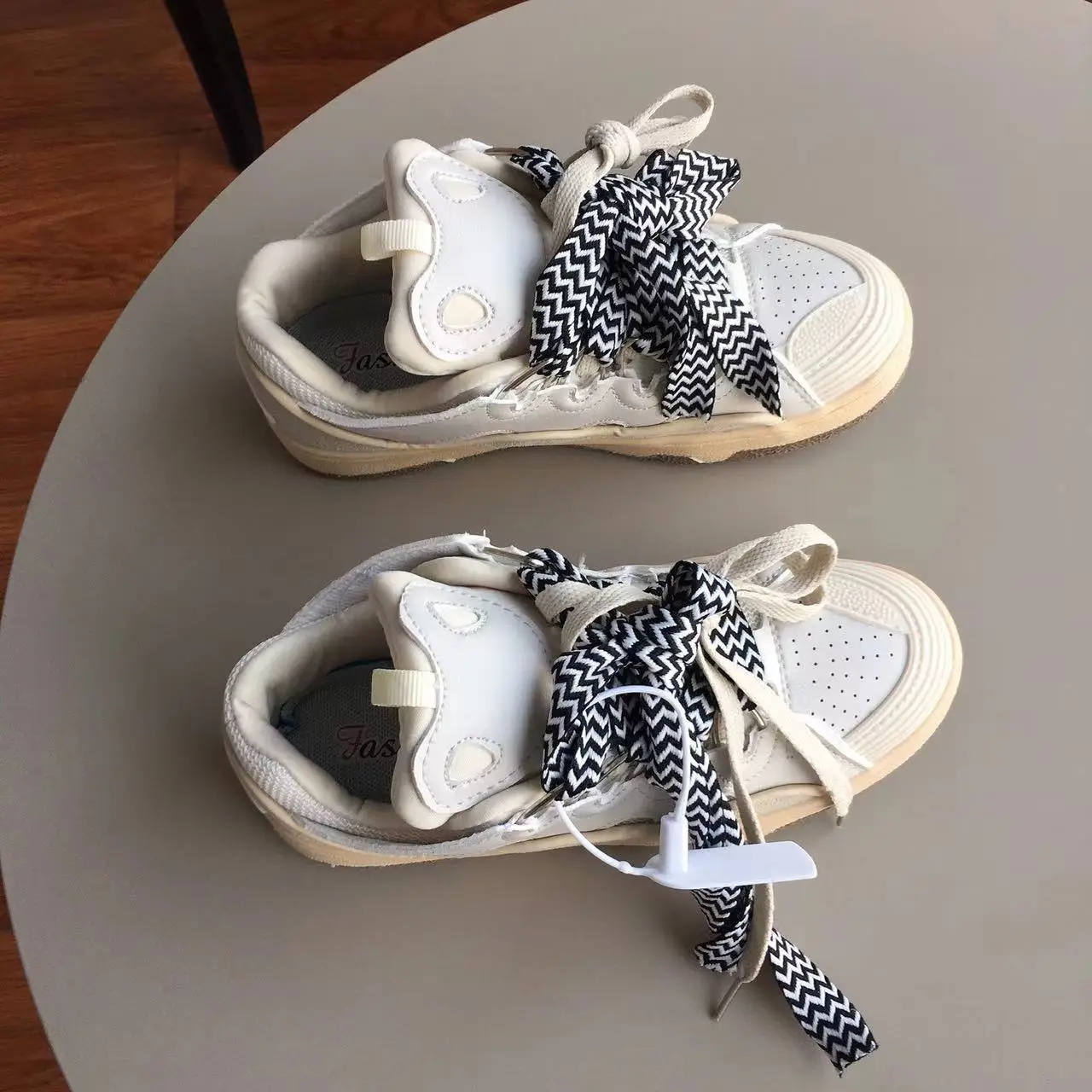 Retro Sports Shoes for Women All-match Whip Design Niche Sneakers Drop Ship