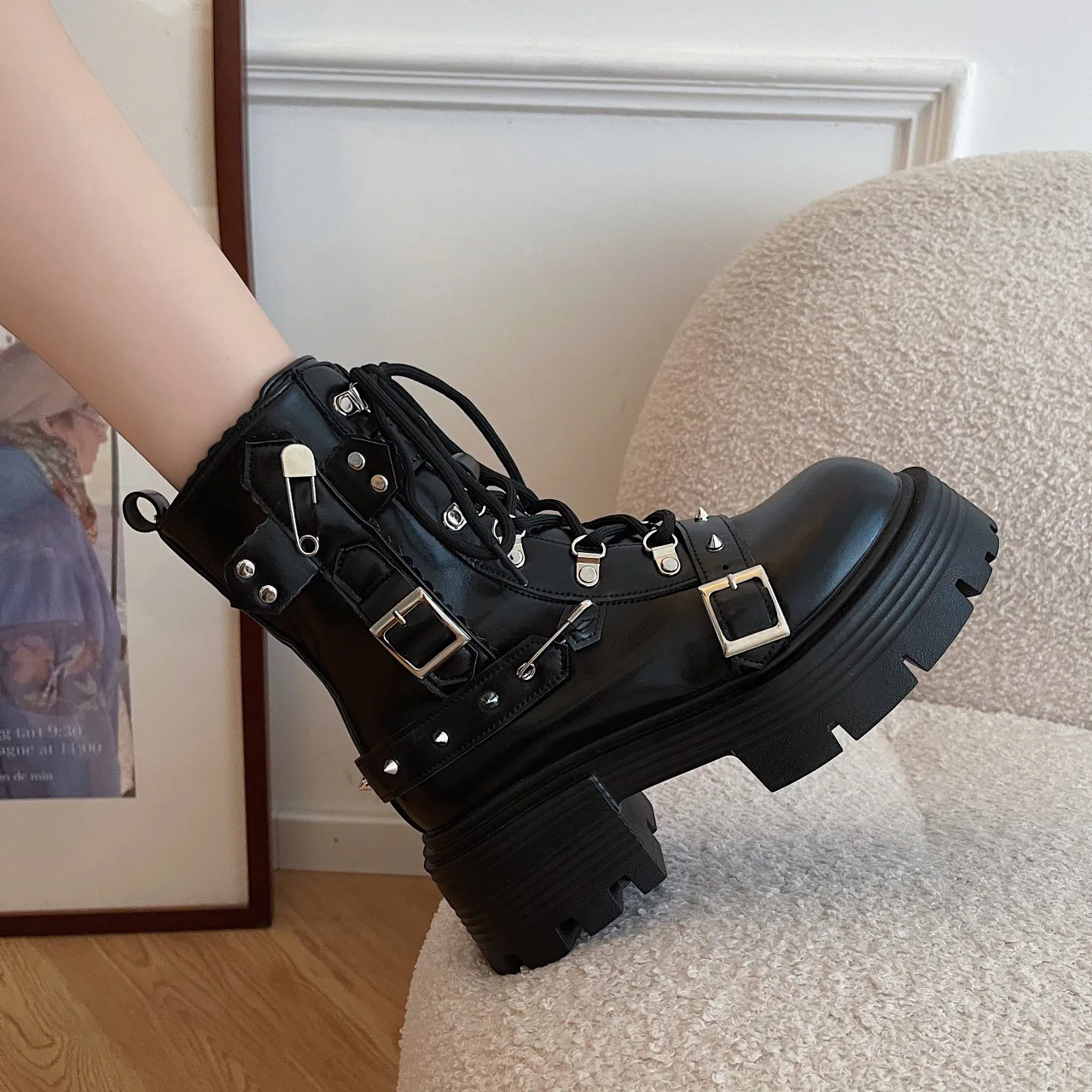 New Women's Rivet Chain Design Short Boots Gothic Shoes Street Fashion Lady Rock Boots Metal Decor Punk Style Women Shoes